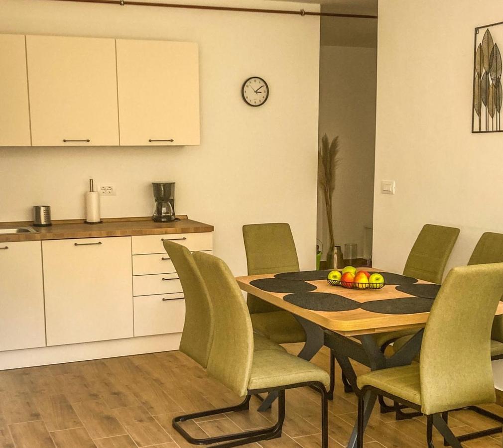 Apartment Mare พูลา ภายนอก รูปภาพ